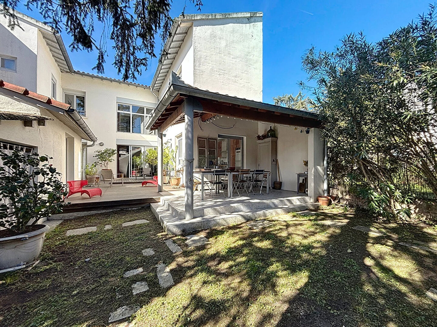 Maison familiale 8 pièces, 178m² avec jardin, terrasse et garage
