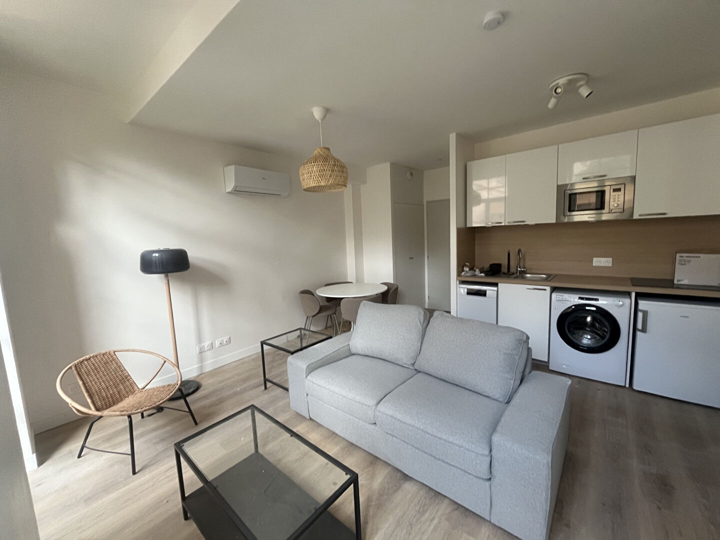 SAINT SERNIN-CAPITOLE T2 meublé rénové dans hotel particulier