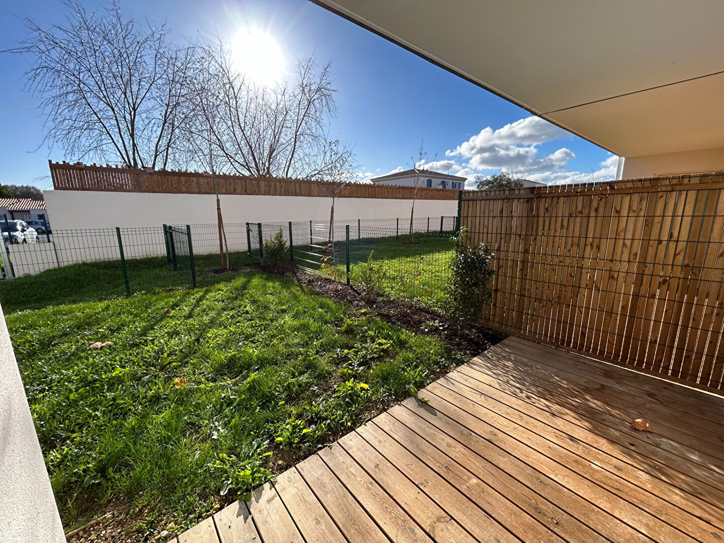 T3 meublé neuf avec parking, cellier et jardin &#8211; FOURAS