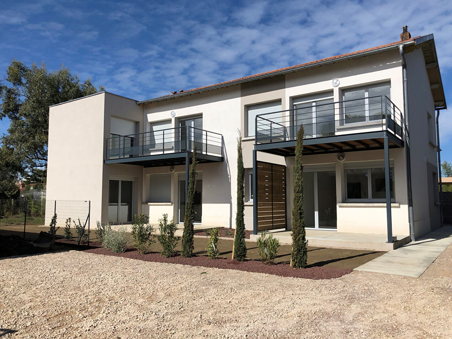 Appartement  2 , terrasse et parking